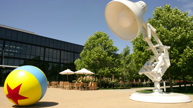 Disney compra Pixar Animation Studios.