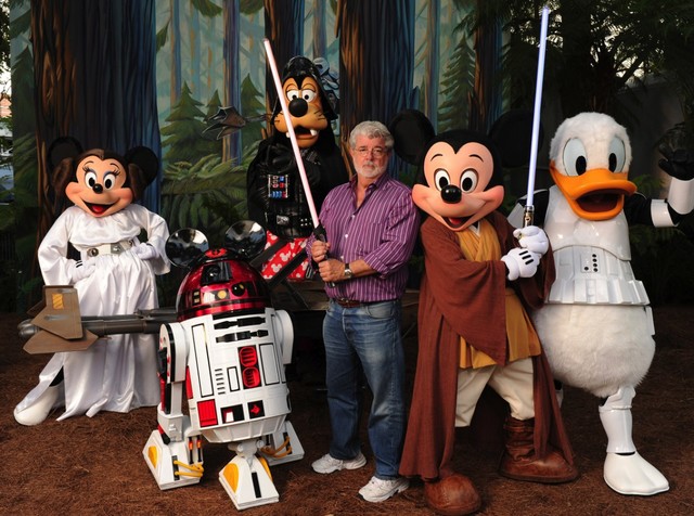 2012  - Disney compra  Star Wars