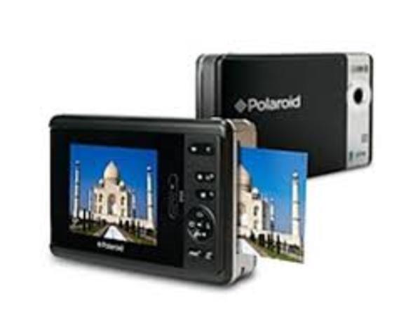 POLADROID CAMERA APPEARED