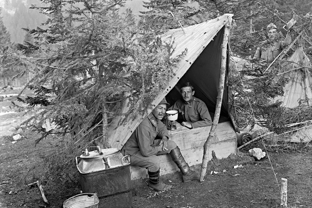 Russia withdraws from WW1