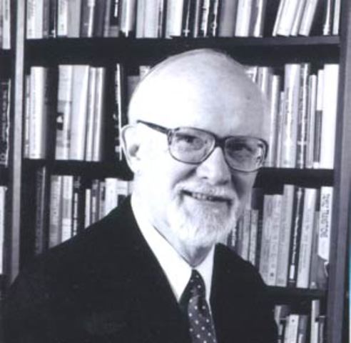 Lyman realiza un posgrado en relaciones sociales