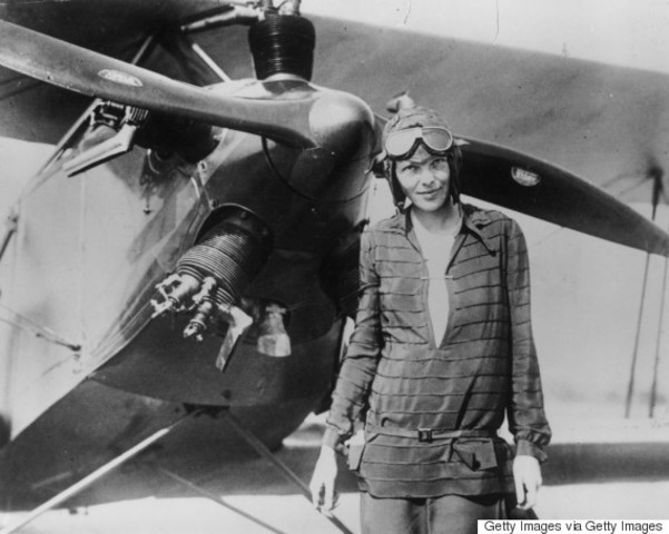 Amelia Earhart crosses the Atlantic in a solo flight