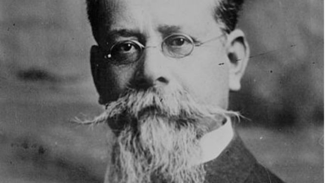 Mexican President Huerta breaks off diplomatic relations with the US