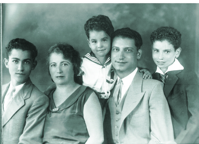 Jonas Salk was born.