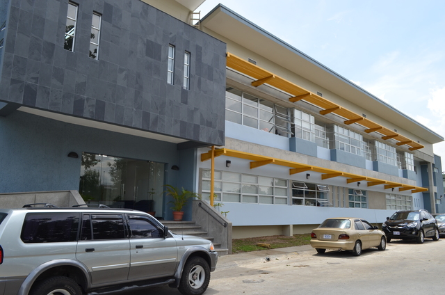 Creación de Institutos de investigación en la UCR.