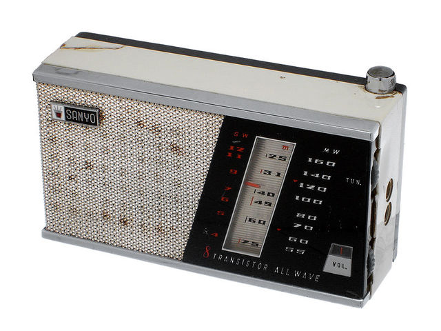 first  portable radio