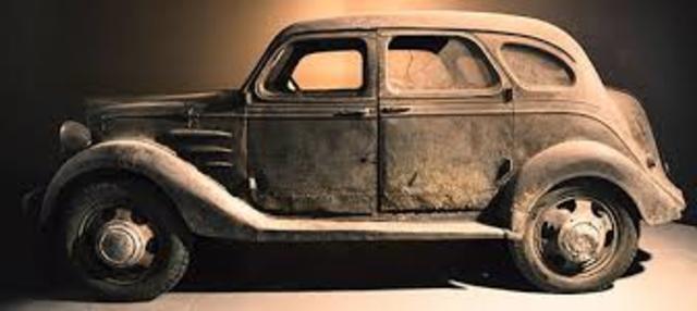 se crea el primer automovil