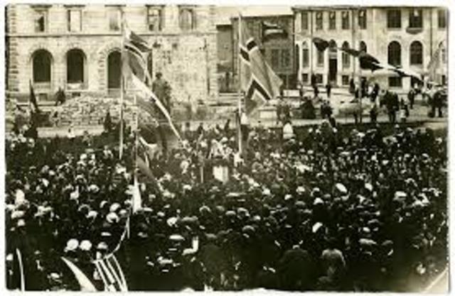 finnland gives women the right to vote