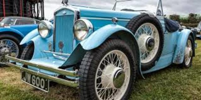 Auto alimentado a combustible