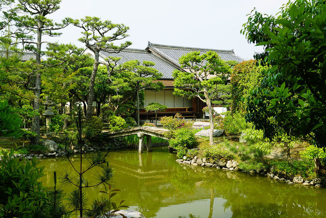 Government builds a temple