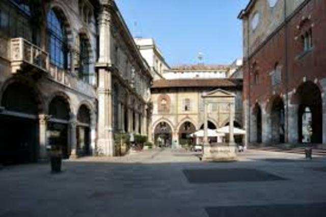 PIAZZA DEI MERCANTI