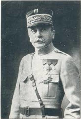 el General Langle de Cary decideix abandonar