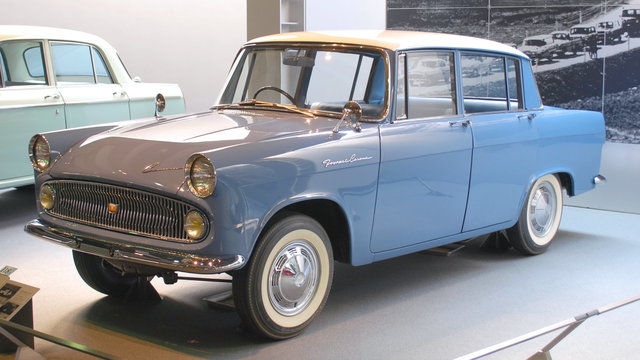 TOYOTA CORONA