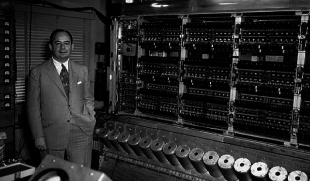 ENIAC (Computador e Integrador Numérico Electrónico)