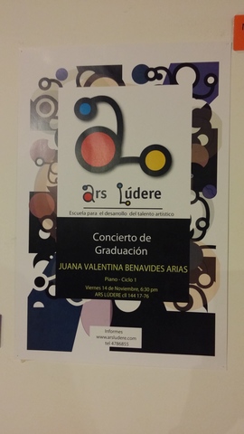 me gradue de mi primer libro de piano