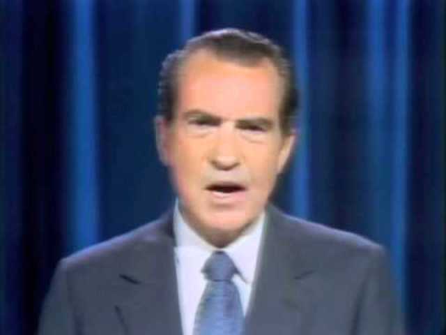 Nixon announces visit