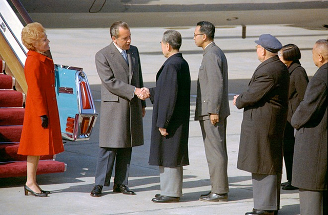 Nixon arrives in China
