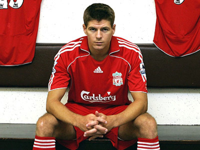 gerrard started to play for liverpool