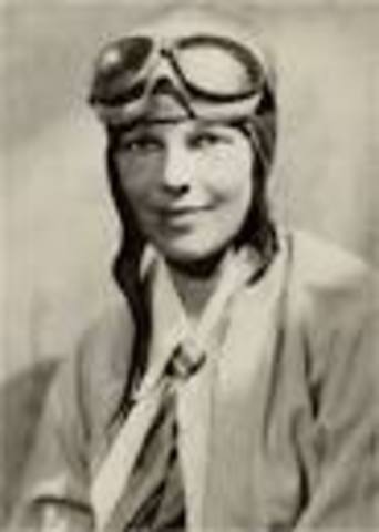 Amelia Earhart crosses Atlantic