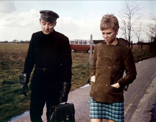 Guy Montag meets Clarisse