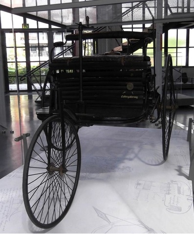 Invención del vehículo con motor de combustión Interna