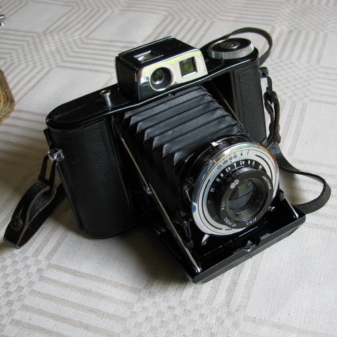 British Agifold Square Frame Folding Camera
