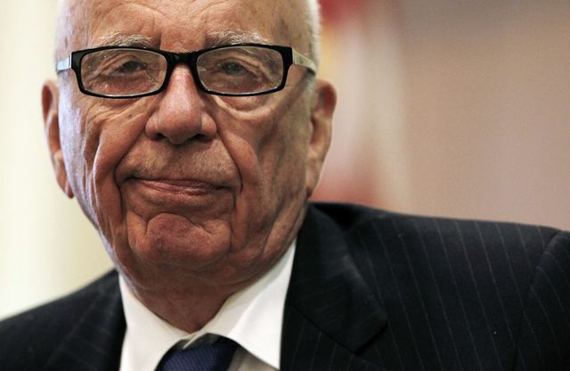 Murdoch apologises