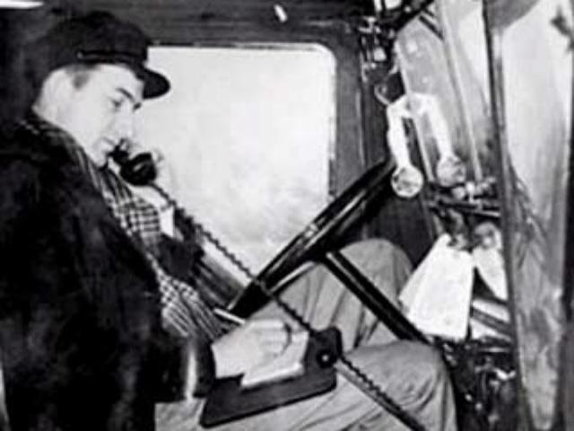 Primer telefono en automovil