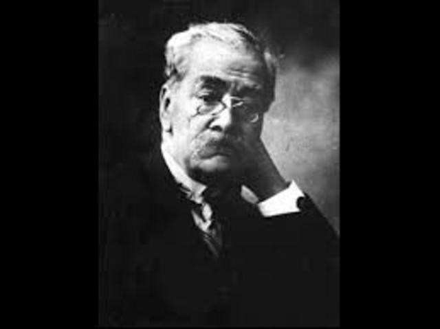 nace el poeta historiador