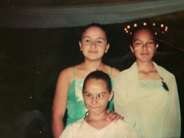 Primaria En la graduacion de la primaria de mi hermana mayor.