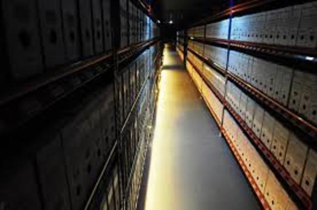 Se crean grandes depósitos documentales para concentrar fondos