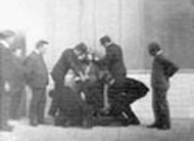 1900 –Thomas Edison's execution movie