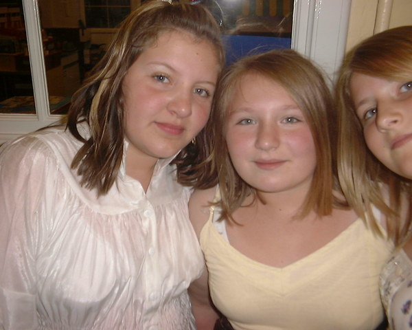 Last day of primary school! <3 Sadest moment EVER leaving my primary school!