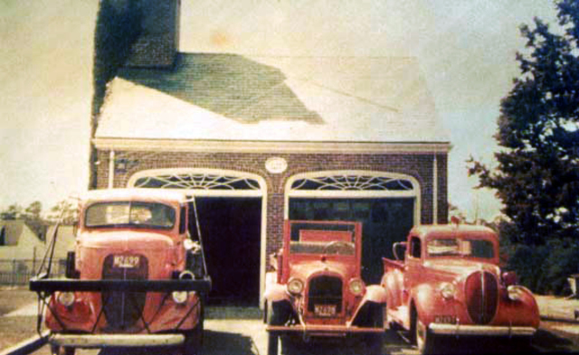 The 1st permanent color photo