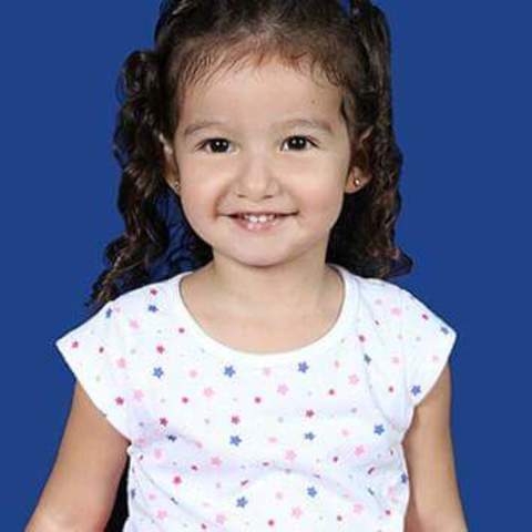 Su primera foto estudiantil