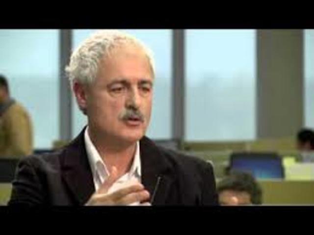 constructivismo "Básicamente puede decirse que es la idea que mantiene que el individuo, tanto en losaspectos cognitivos y sociales del comportamiento como en los afectivos, no es unmero producto del ambiente ni un simple resultado de sus