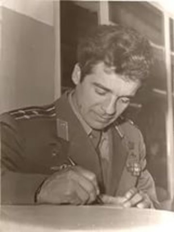 Окончил заочный факультет ВВА им. Ю.А. Гагарина по командно-штабной оперативно-тактической специальности