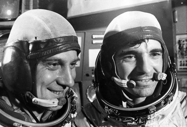 Вячеслав Дмитриевич назначен на должность слушателя - космонавта 1 отряда ЦПК ВВС (Приказ Главкома ВВС № 942)