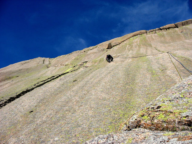 escalada en la piedra mas fomosa de Madrid