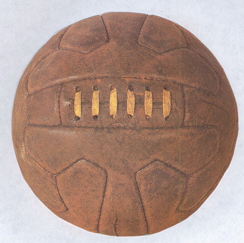 1934 world cup final ball between Italy and Czechoslovakia