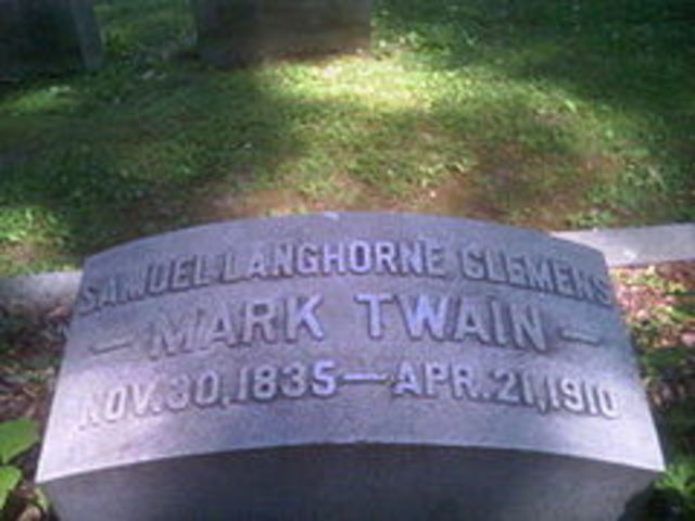 Mark Twain dies