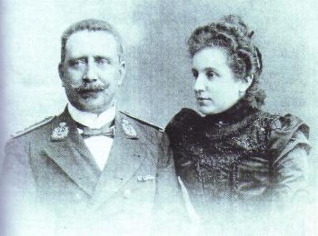 A familia retornou a Lisboa, mas Pessoa voltou sozinho para a África do Sul.