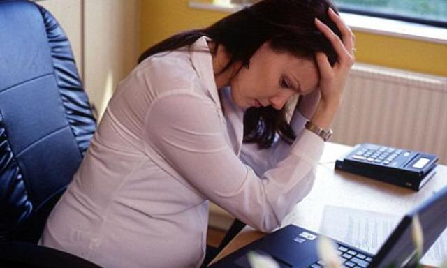 Helena no se da de baja en su trabajo