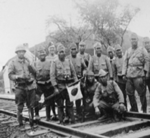 Singapore falls to Japanese Forces