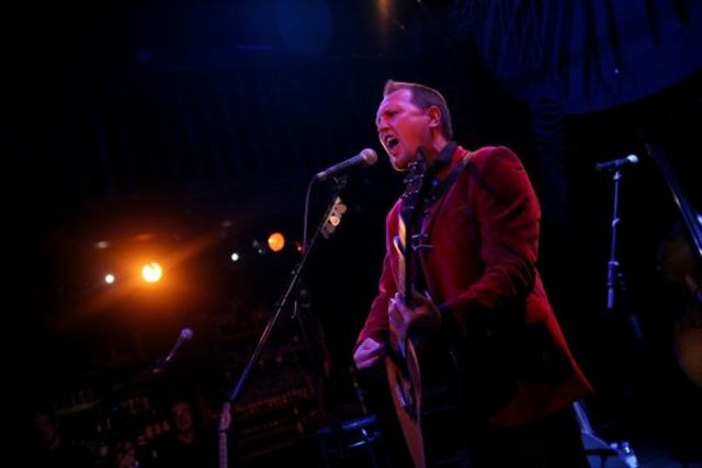 Oldelaf plie en quatre le Zèbre de Belleville