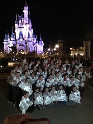 Hace un mes que el equipo de Gabi ganó la competencia nacional de animadoras en Disney.