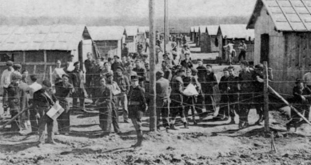 Los españoles viajan a Morand en vagones de ganado