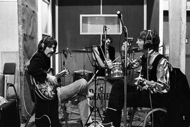 Ellos tuvieron su primera sesion de grabacion en EMI en mil novecientos secenta y dos.