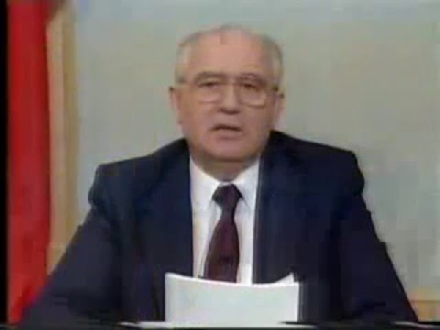 Gorbechev resigns. The USSR dissolves.