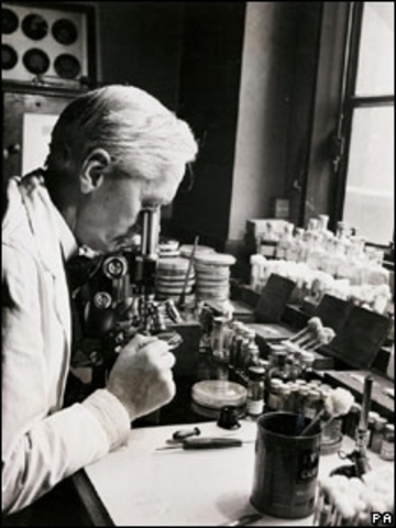 Alexander Fleming Discovers Penicillin